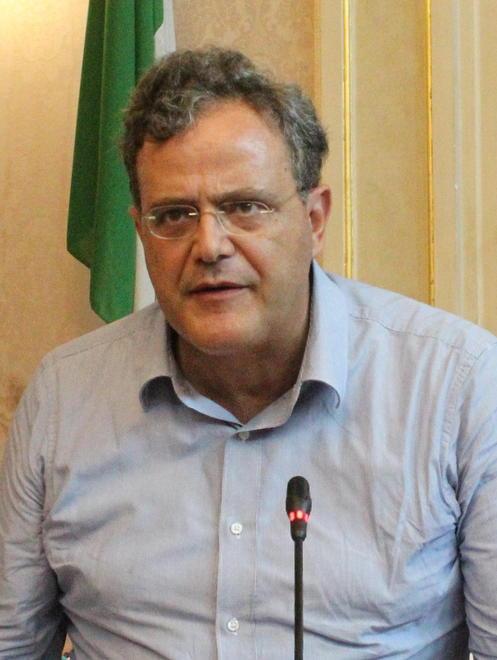 Rifiuti abbandonati, è allarme a Colle: nell’ultimo anno una multa al giorno 