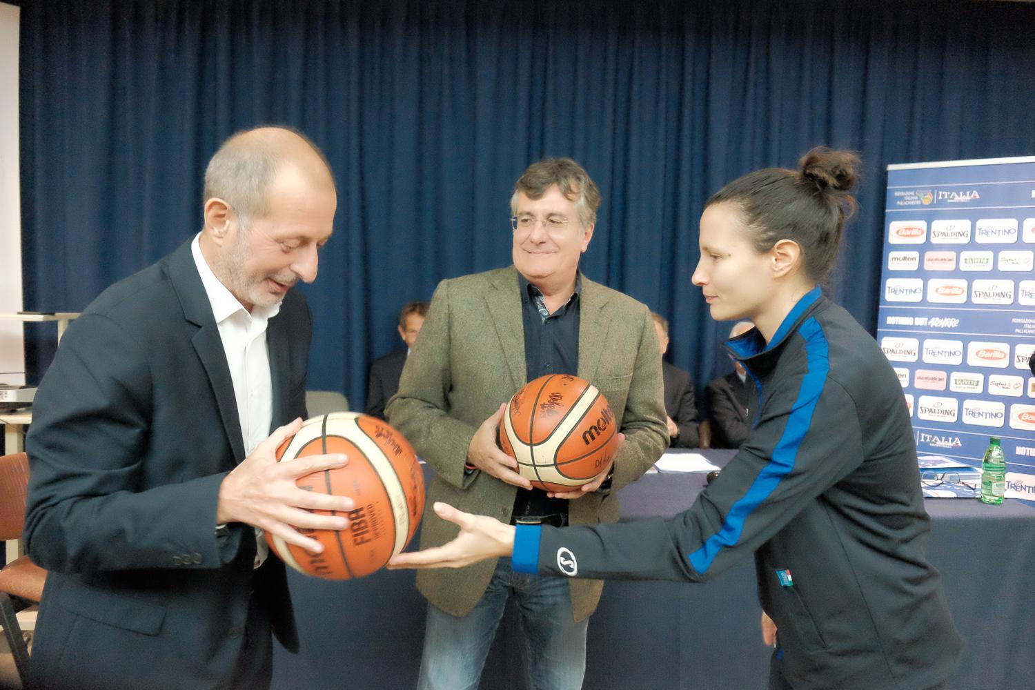 La presentazione della nazionale femminile di basket (foto Mario Rosas)