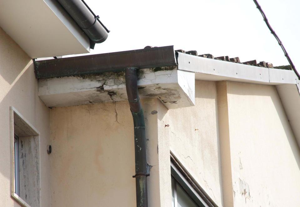 Piove nella scuola servono lavori urgenti per due materne 