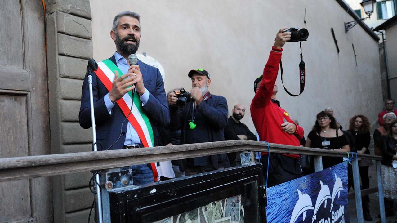 Il sindaco Ferrari su Liliana Segre: "Voterò sì al conferimento della cittadinanza onoraria"