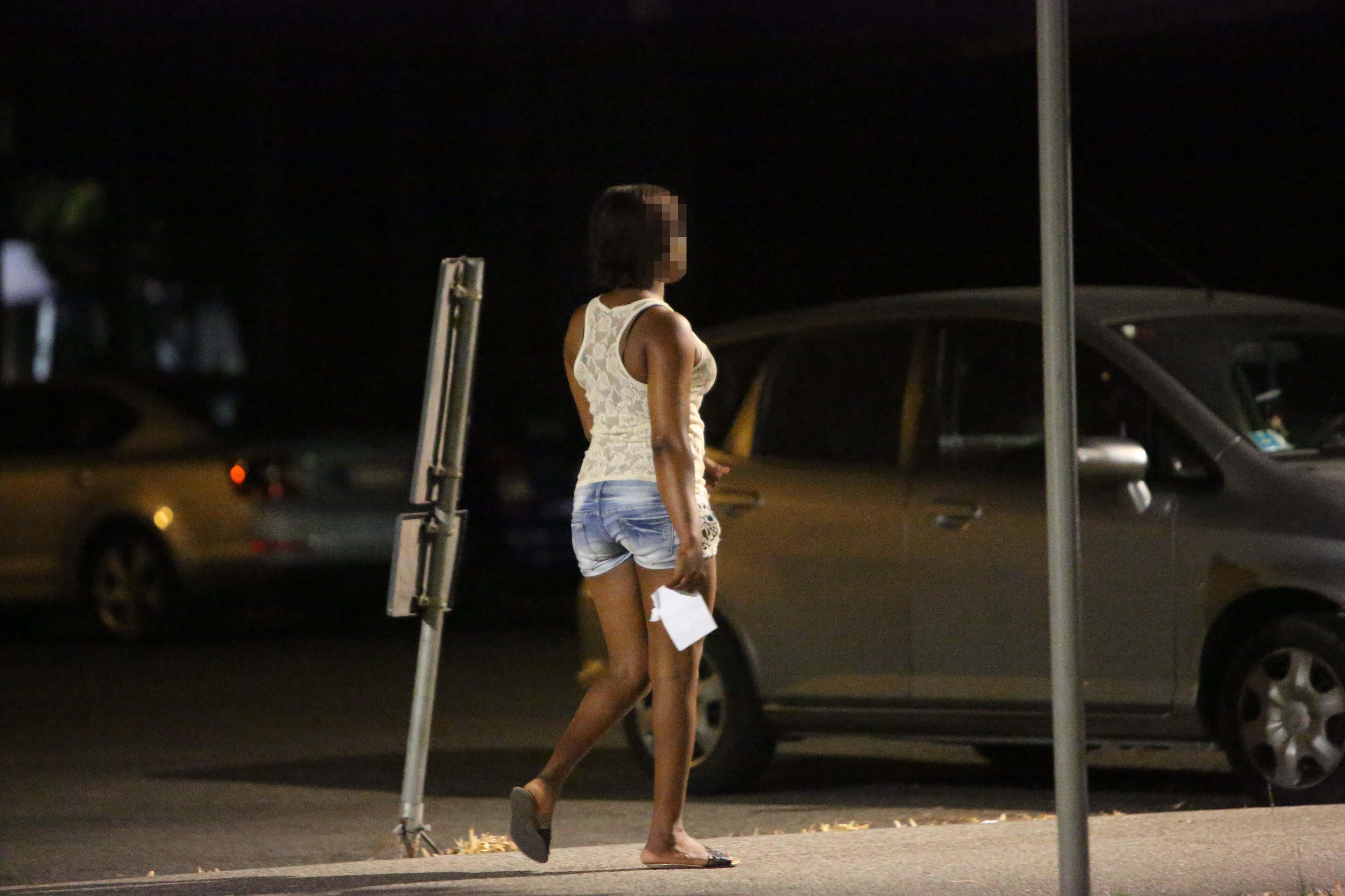 Costretta a prostituirsi, picchiata e fatta abortire 