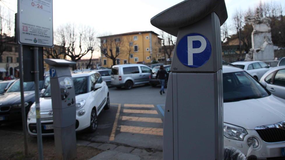 Parcheggi gratis dalle 20 alle 8 o una volta alla settimana