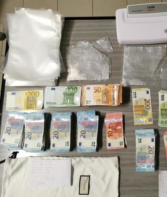 Cocaina e 30.000 euro in contanti: arrestato