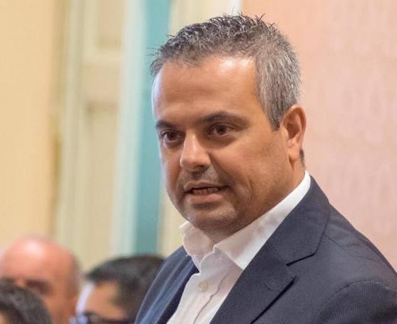 Thiesi, il sindaco lascia il Pd e va con Renzi 