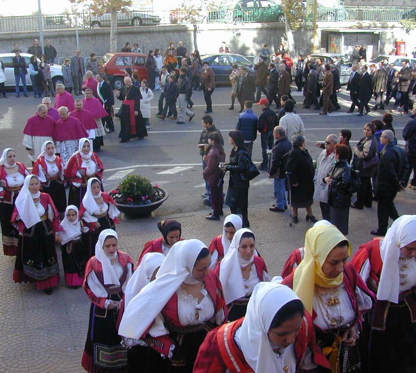 Riti per la festa delle Grazie inizia la novena dei fedeli 