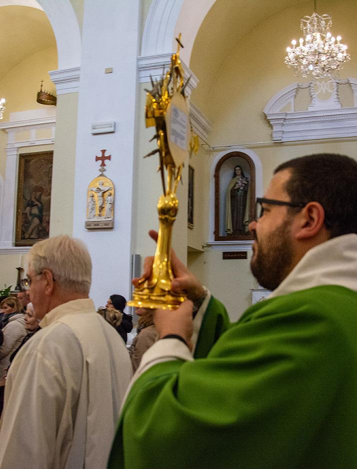 In 5mila da tutta l’isola per le reliquie di Padre Pio 