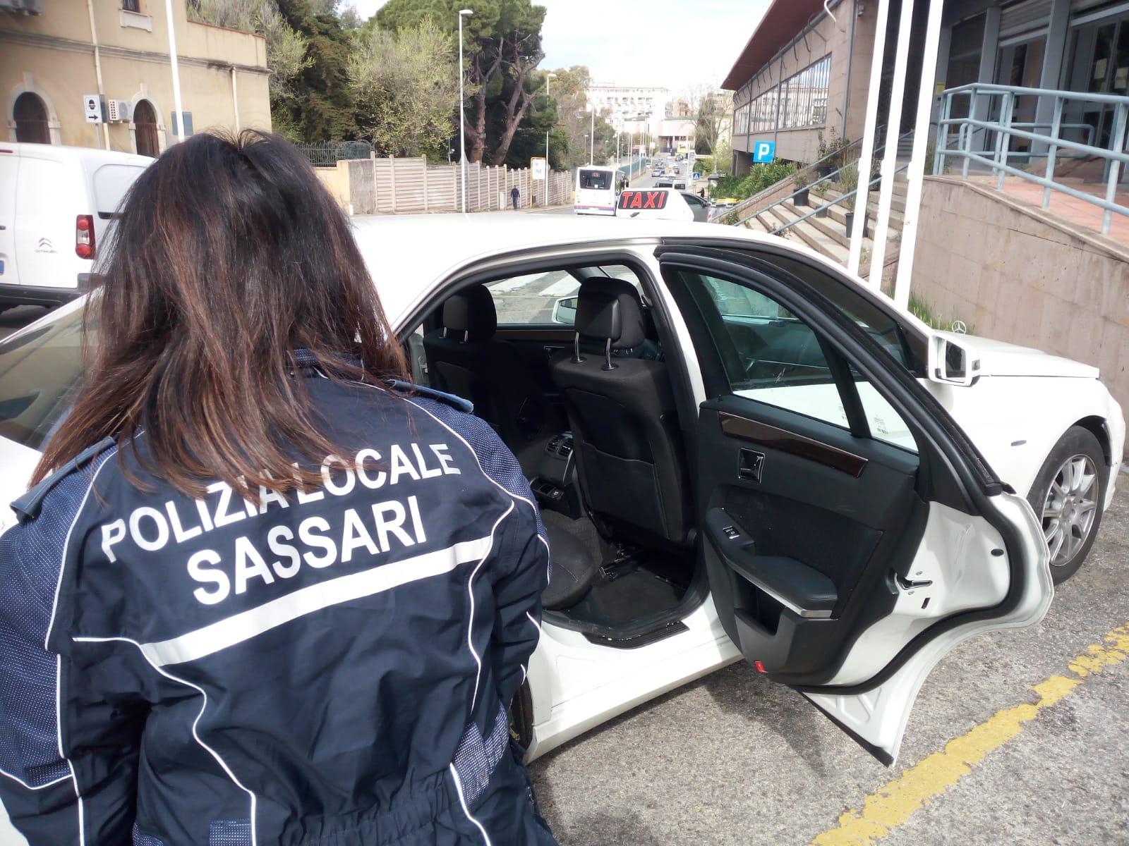Un'immagine di repertorio della polizia locale di Sassari