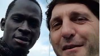 Abbandona i rifiuti, Porzano lo ingaggia come testimonial