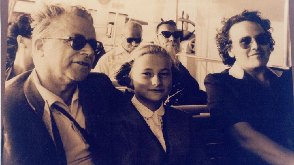 Palmiro Togliatti, la figlia Marisa Malagoli Togliatti e Nilde Iotti