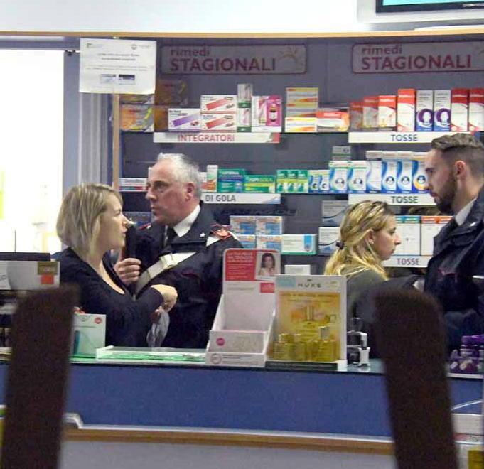 Rapina alla farmacia comunale In due portano via mille euro