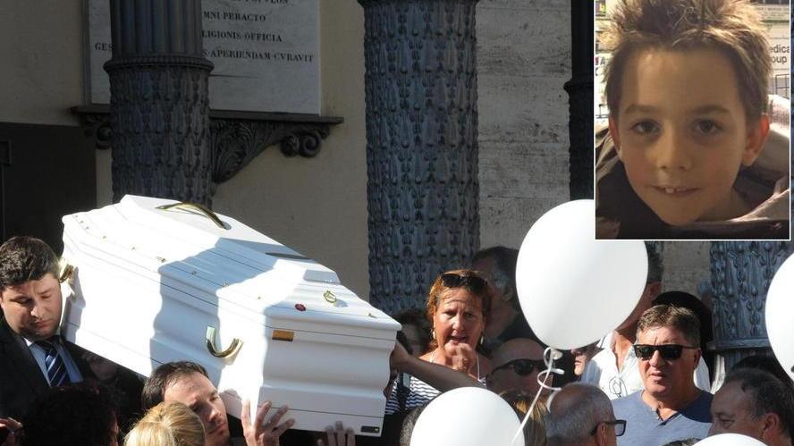 Morto schiacciato dalla rete del letto Indagata la società che lo ha distribuito