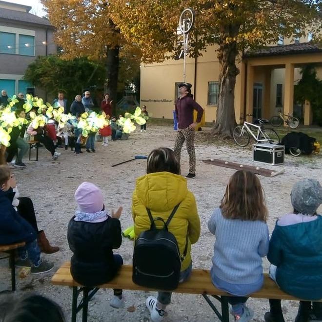 Castagnata di successo alla scuola d’infanzia