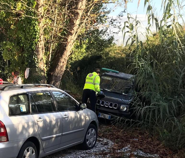 Si ribalta dentro al fosso: grave sessantenne 