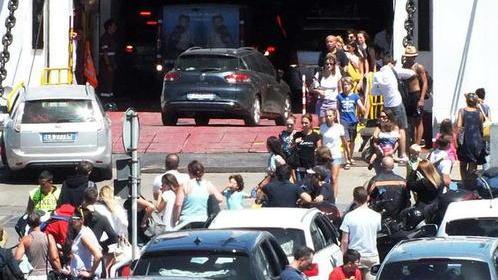 Nove anni di turismo In calo hotel a 3 stelle e campeggi, boom delle locazioni