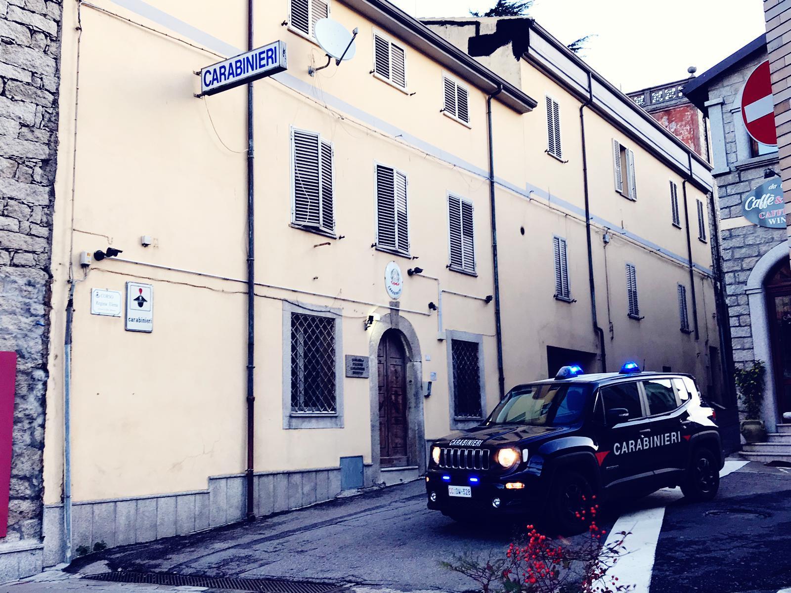 Vandalizzano le auto in sosta: denunciati otto ragazzini di Buddusò e Bono