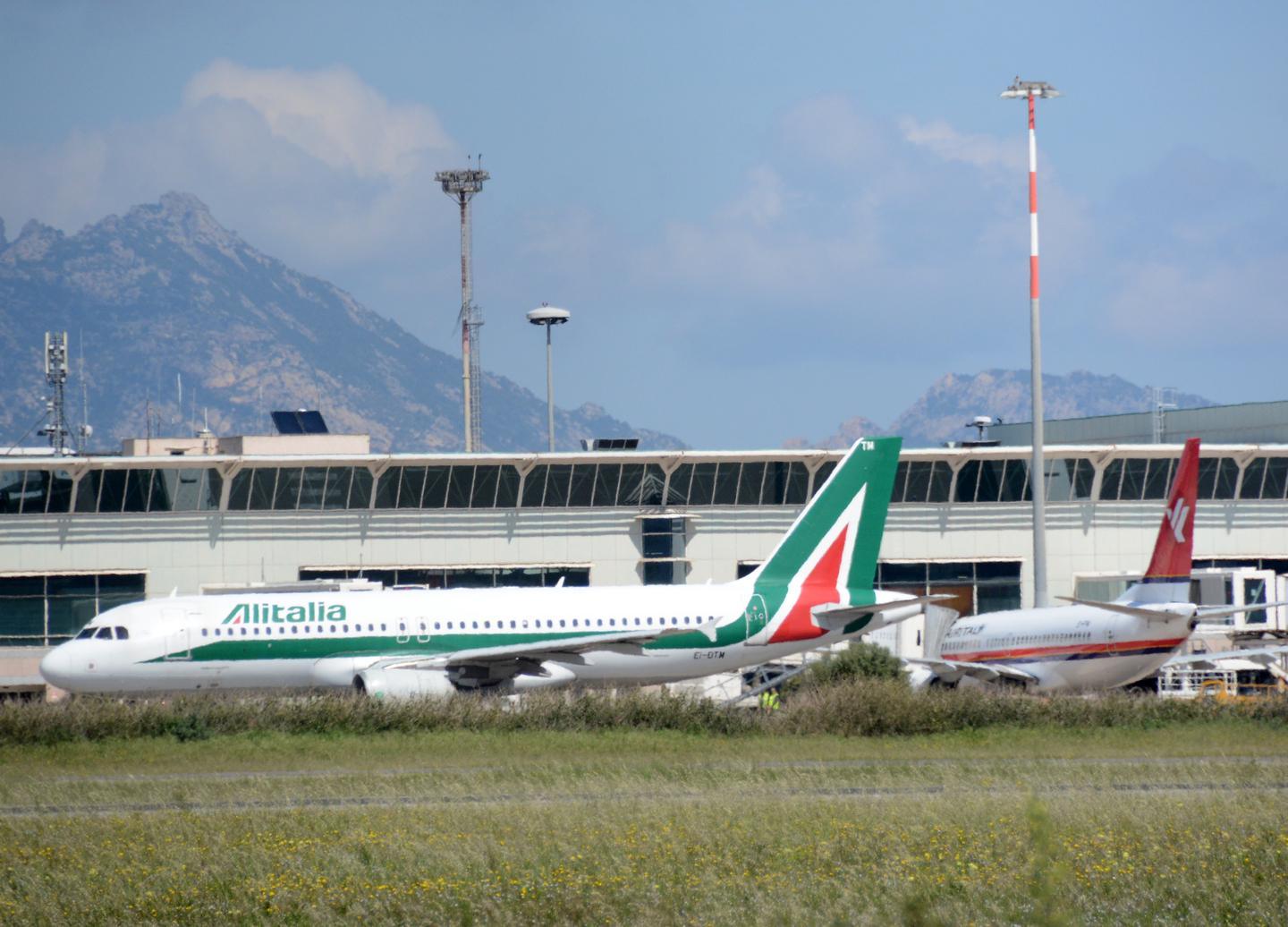 Pressing della Regione su Alitalia perché aumenti i voli 