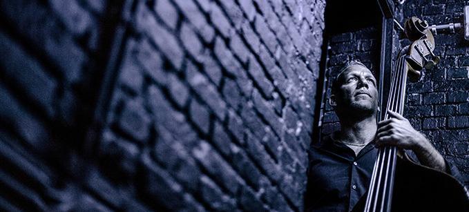 Avishai Cohen: «La nostalgia è il sentimento più sincero che si possa provare nella vita» 