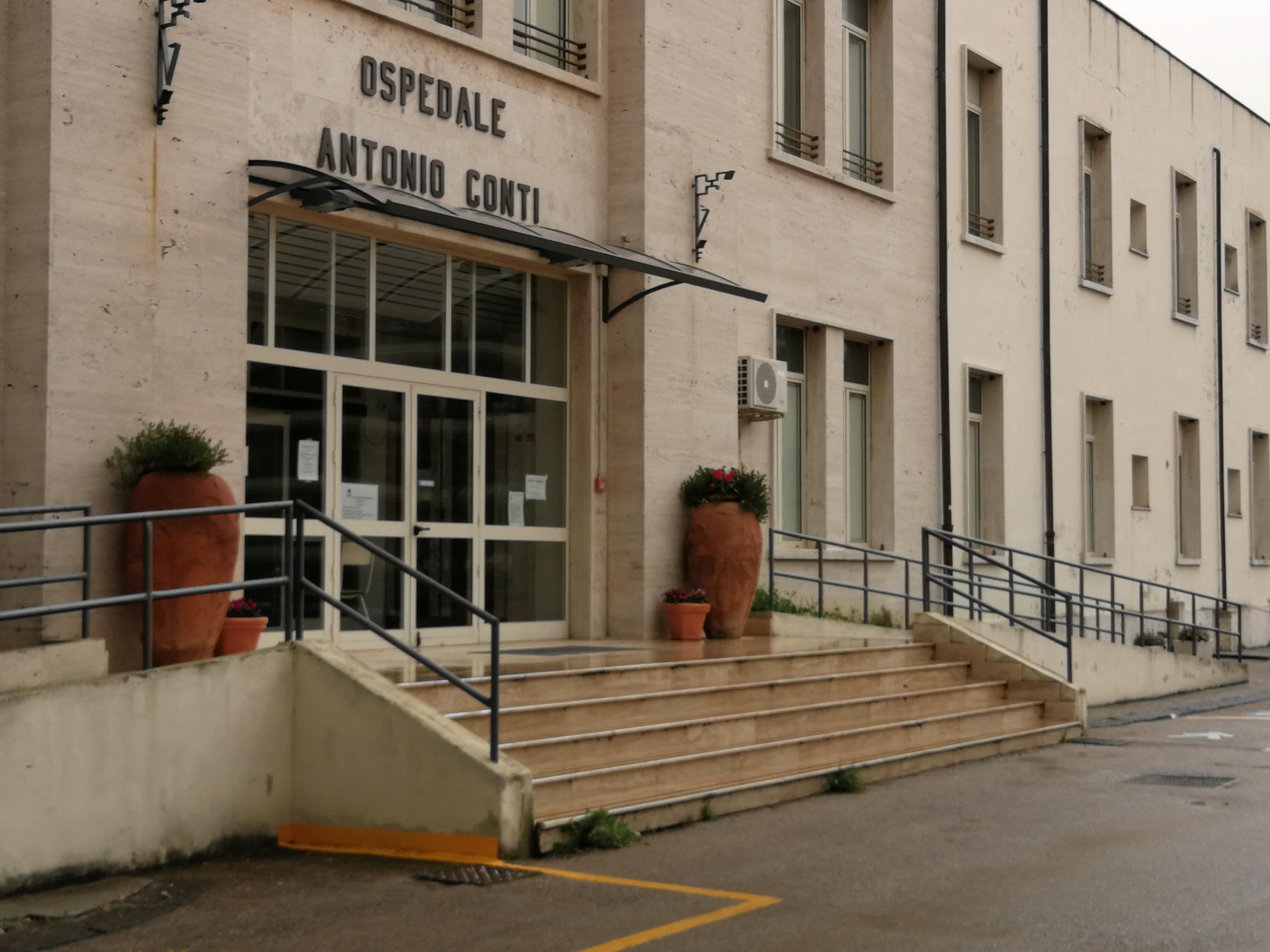 Sanità nel caos in Sardegna, un anno di attesa per una mammografia