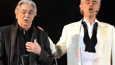 Bocelli in aiuto dei bimbi poveri Fa discutere la difesa di Domingo