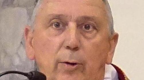 Colle, il vescovo Giusti inaugura una scultura