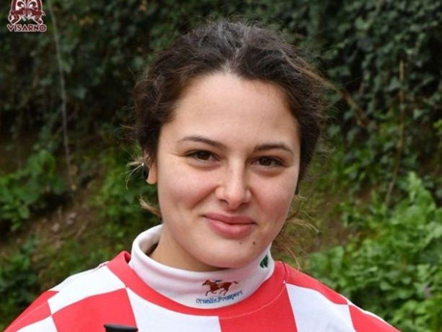 Marta Matarazzo, la giovane che unisce galoppo e trotto