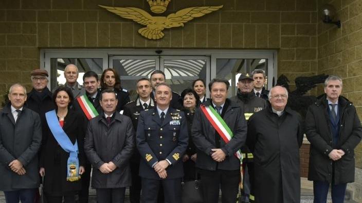 Le istituzioni in visita alla base aeronautica