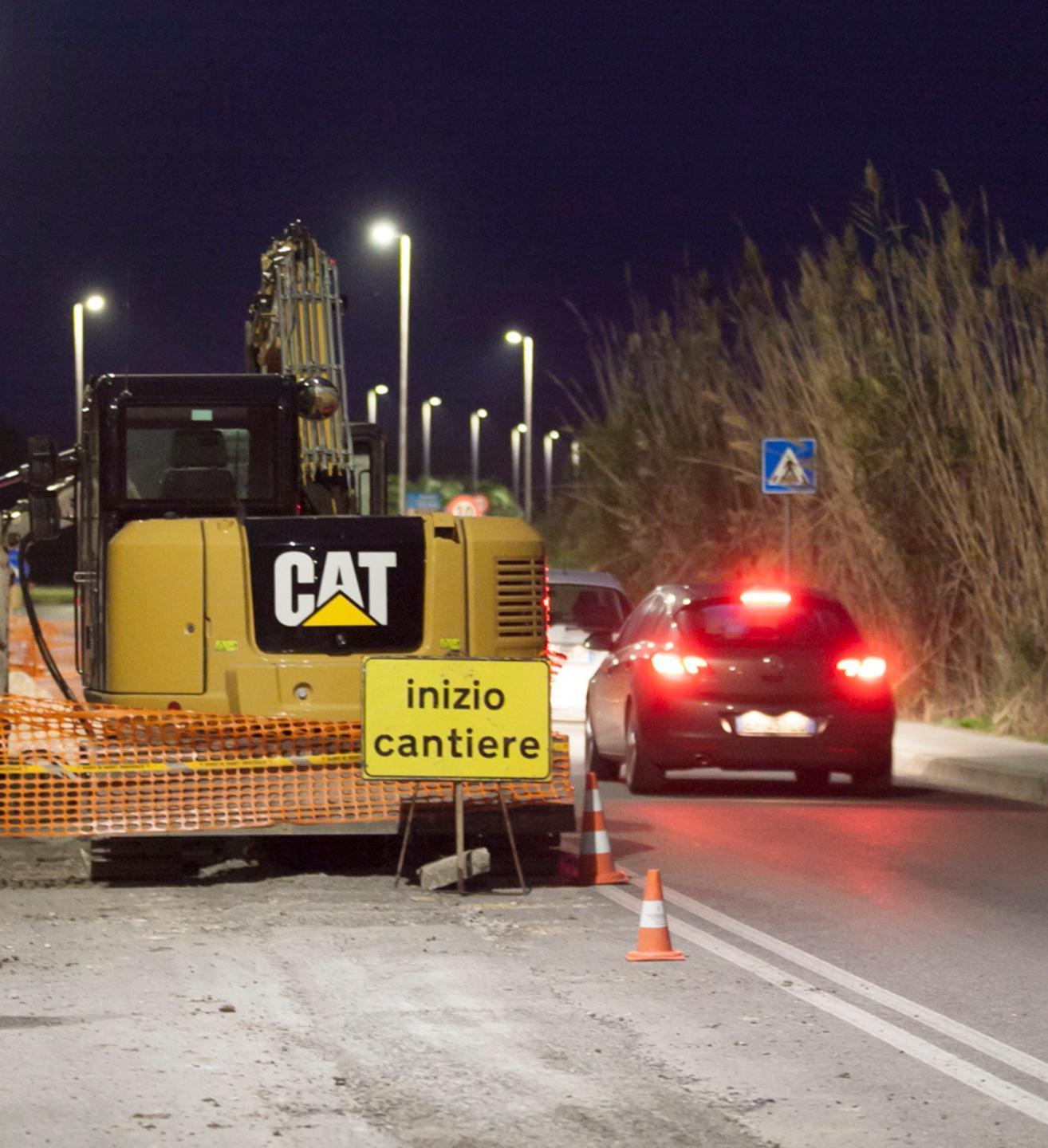 Disagi causati da un cantiere lungo la strada per Fertilia