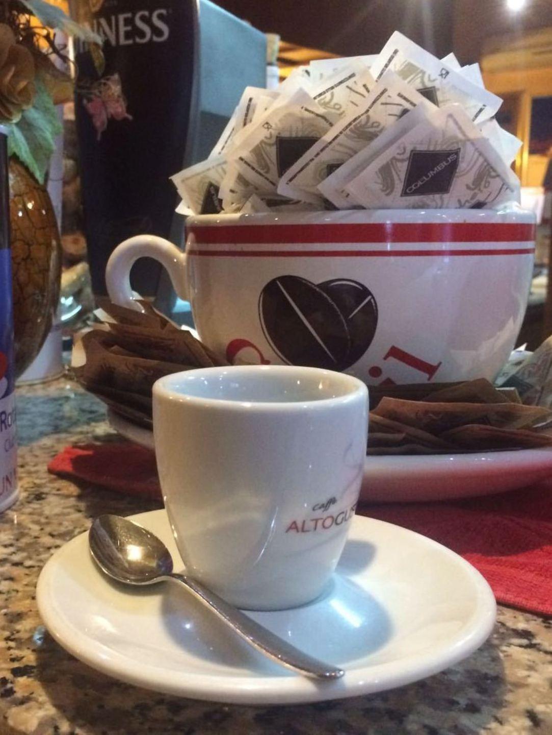 Sassari, caffè amaro per i baristi con la truffa “del resto” 