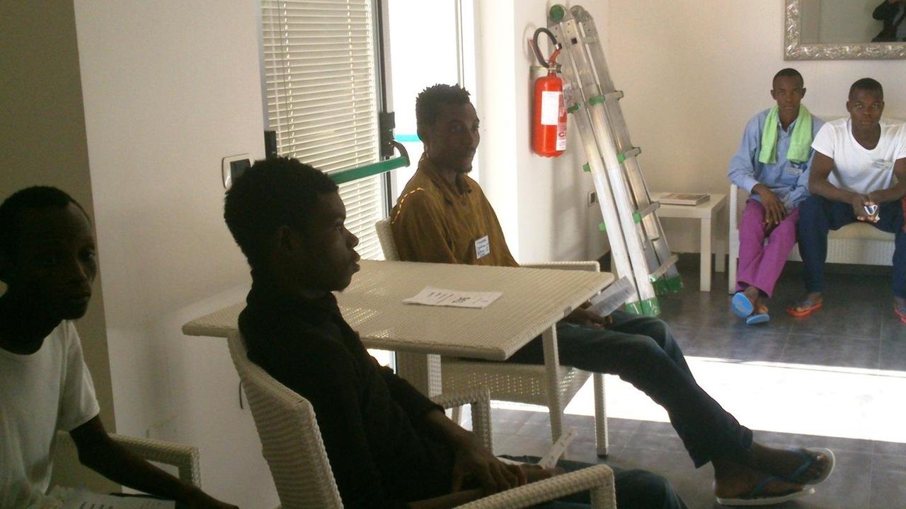 La Prefettura cerca strutture per ospitare 500 stranieri