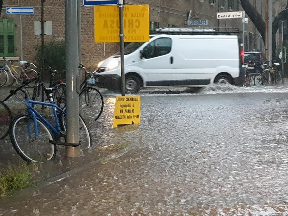 Stessa allerta meteo, ma i sindaci per le scuole fanno il bello e il cattivo tempo 