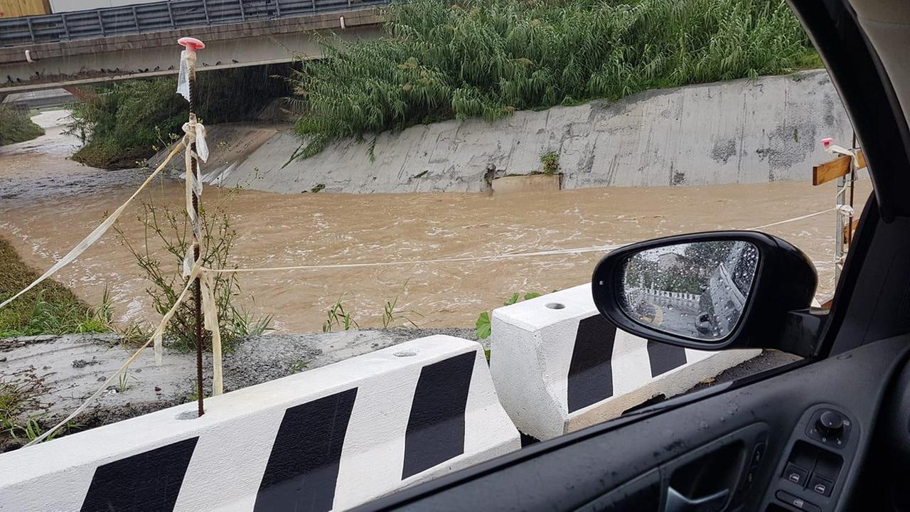 Maltempo a Livorno, rischio esondazione fiumi: scatta l'allarme con gli altoparlanti