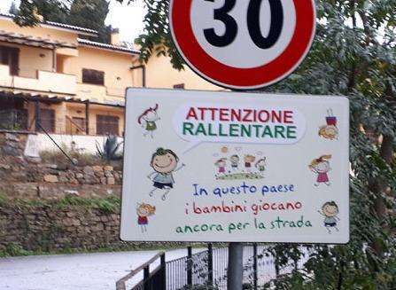 Cartello Attenzione Bambini Che Giocano (Blu/Bianco) 30x20 Cm In Plastica Resistente Per Esterno - Komma Security - 5