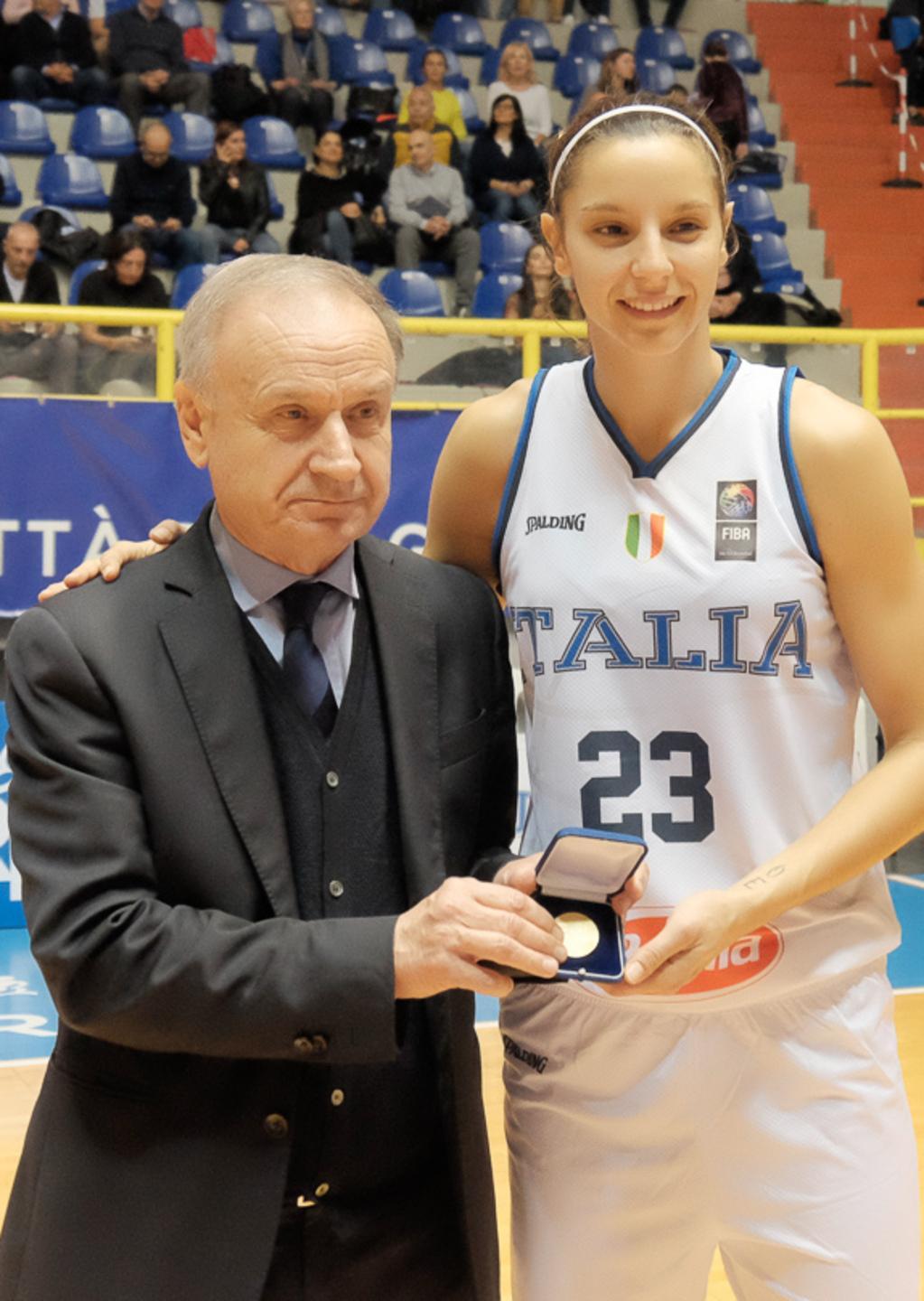 L’Italbasket cade ma i tifosi sardi fanno festa lo stesso 