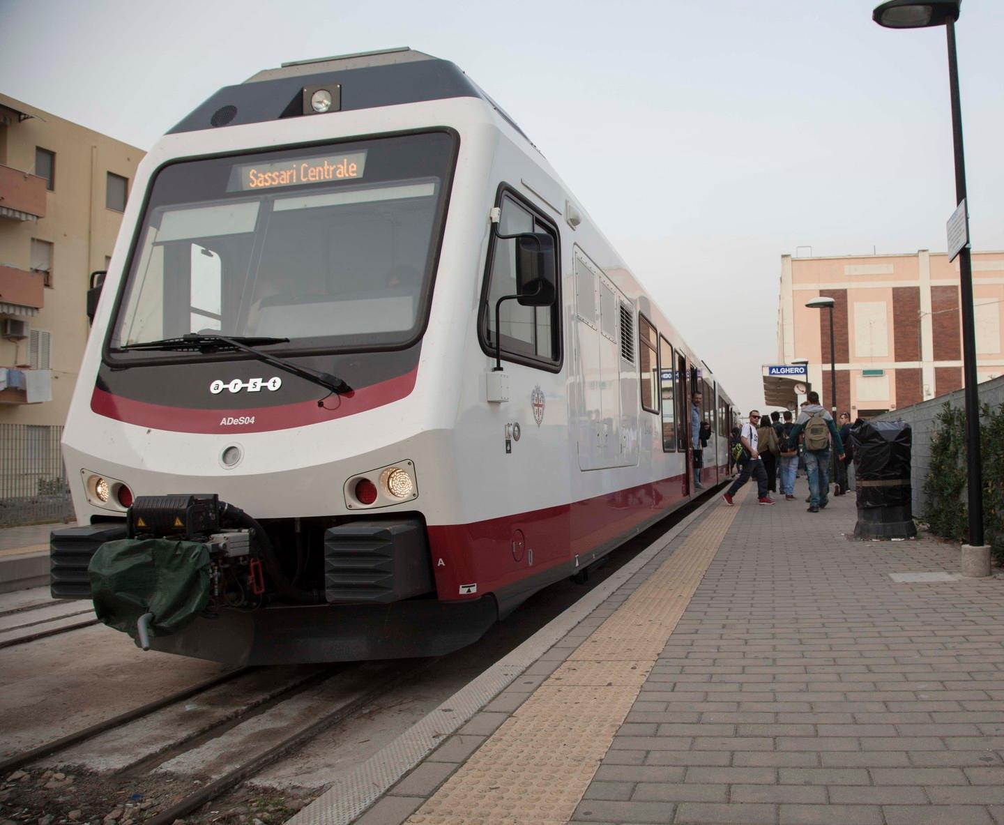 Manca un’autorizzazione e il treno resta sul binario 