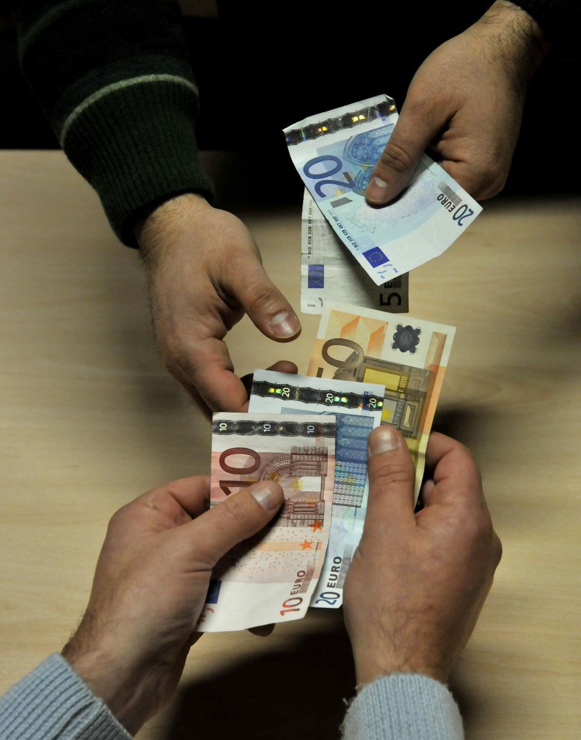 Stalker per vendicare l’estorsione 