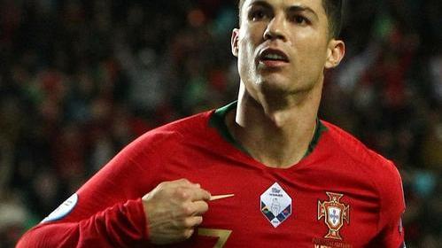Ronaldo, la tripletta con il Portogallo è un messaggio a Sarri. E ora punta ai 100 gol
