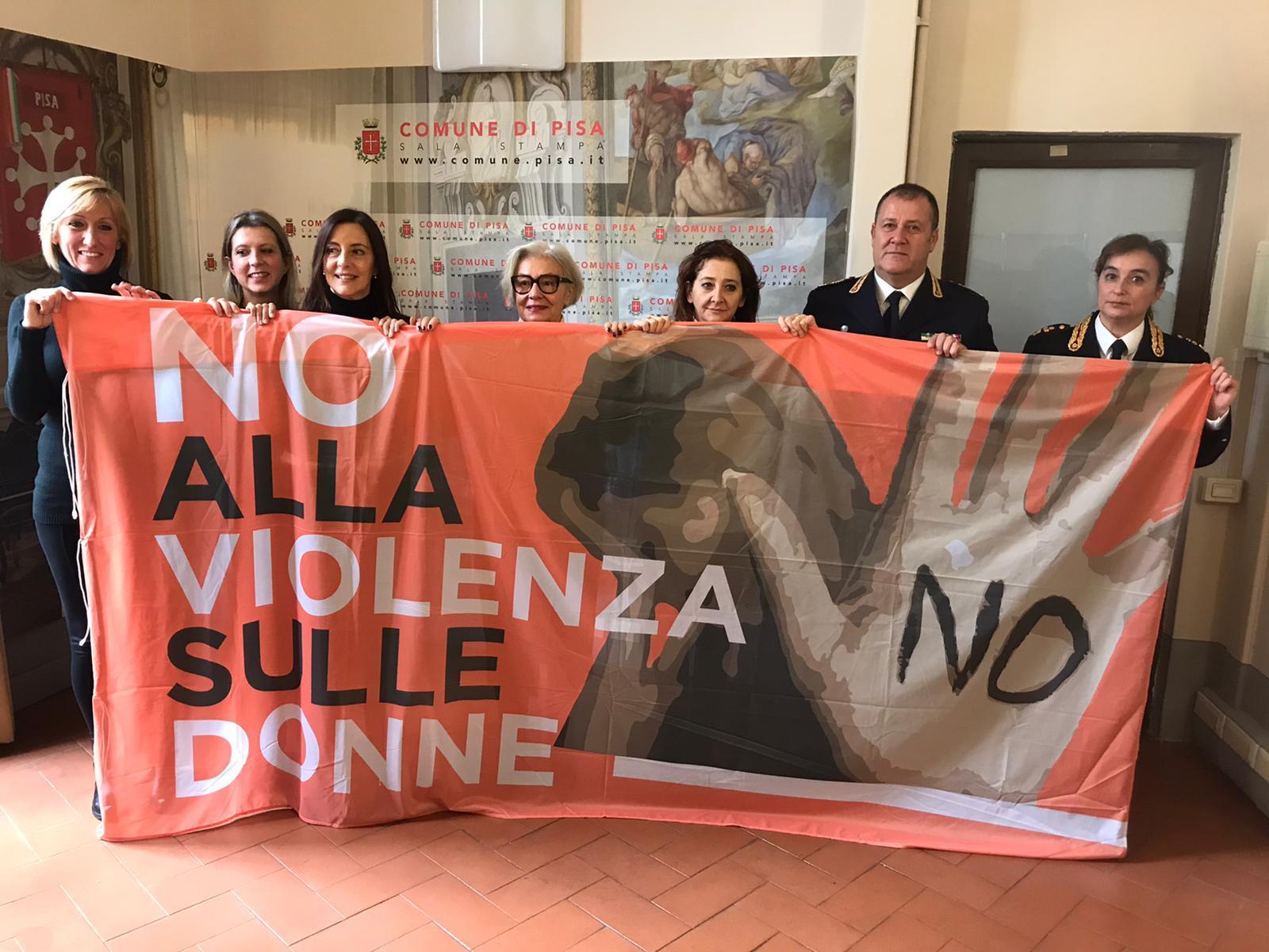 25 novembre, la bandiera arancione su Pisa contro la violenza sulle donne
