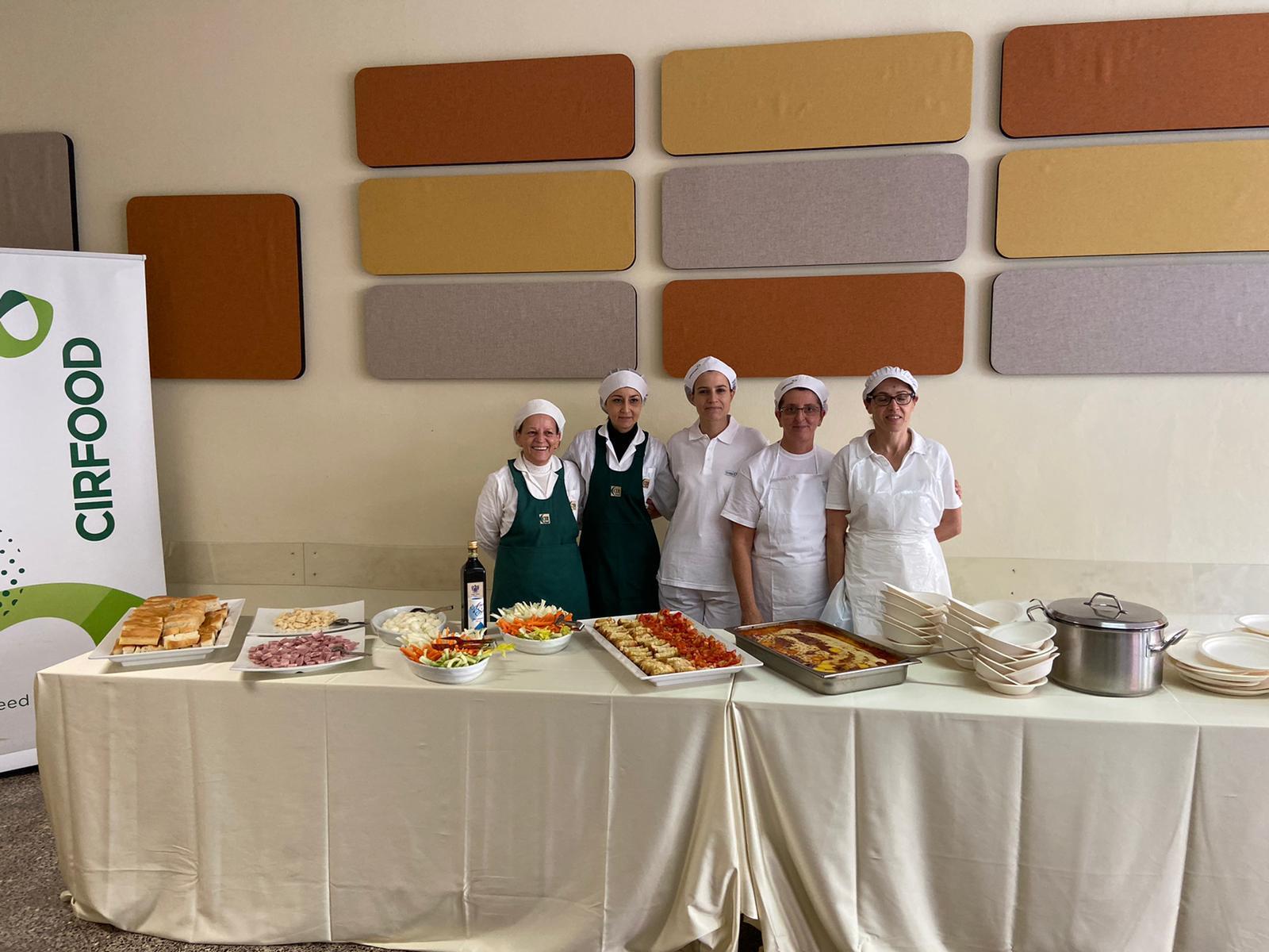 Mense, inaugurate le cucine nella scuola