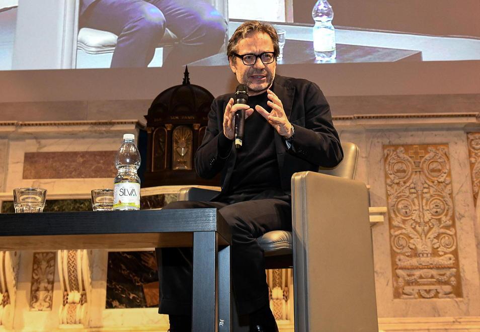 Folla per l’incontro con Recalcati in San Francesco 