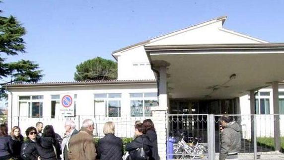 Scuola, l’eternit sul tetto mette in moto la protesta