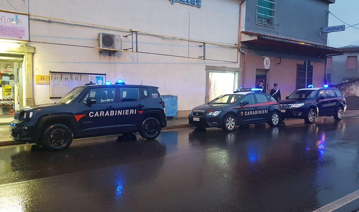 Le pattuglie dei carabinieri impegnate nei due arresti a Villamar