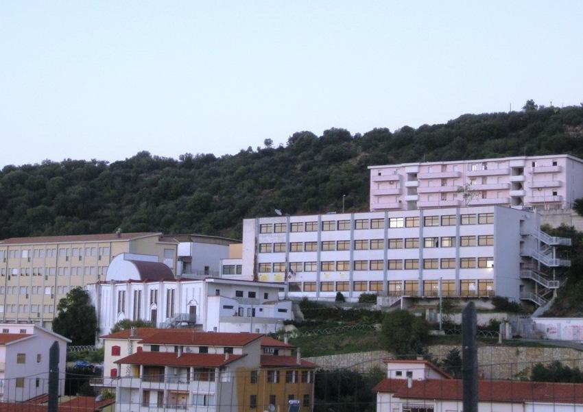 Liceo linguistico, appello ai sindaci 