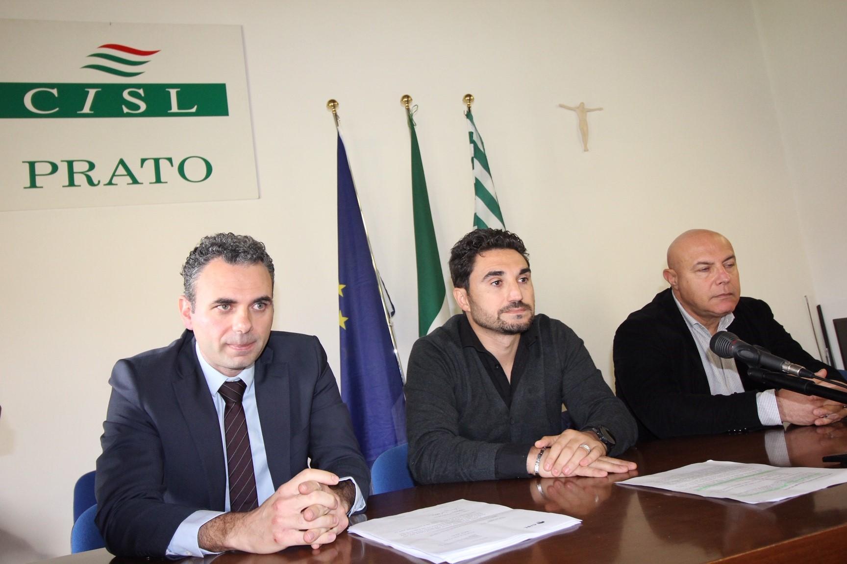 L'avvocato Logli, i sindacalisti Cisl Zacchei e Pistonina (foto Batavia)