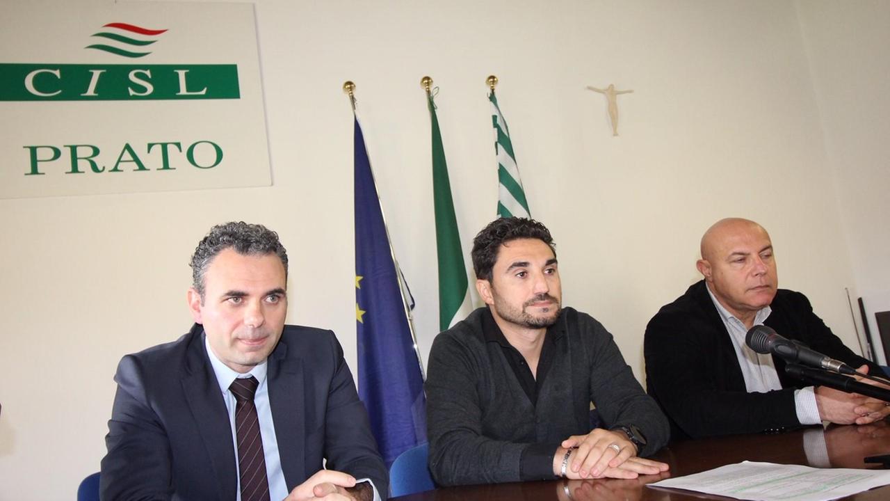 L'avvocato Logli, i sindacalisti Cisl Zacchei e Pistonina (foto Batavia)