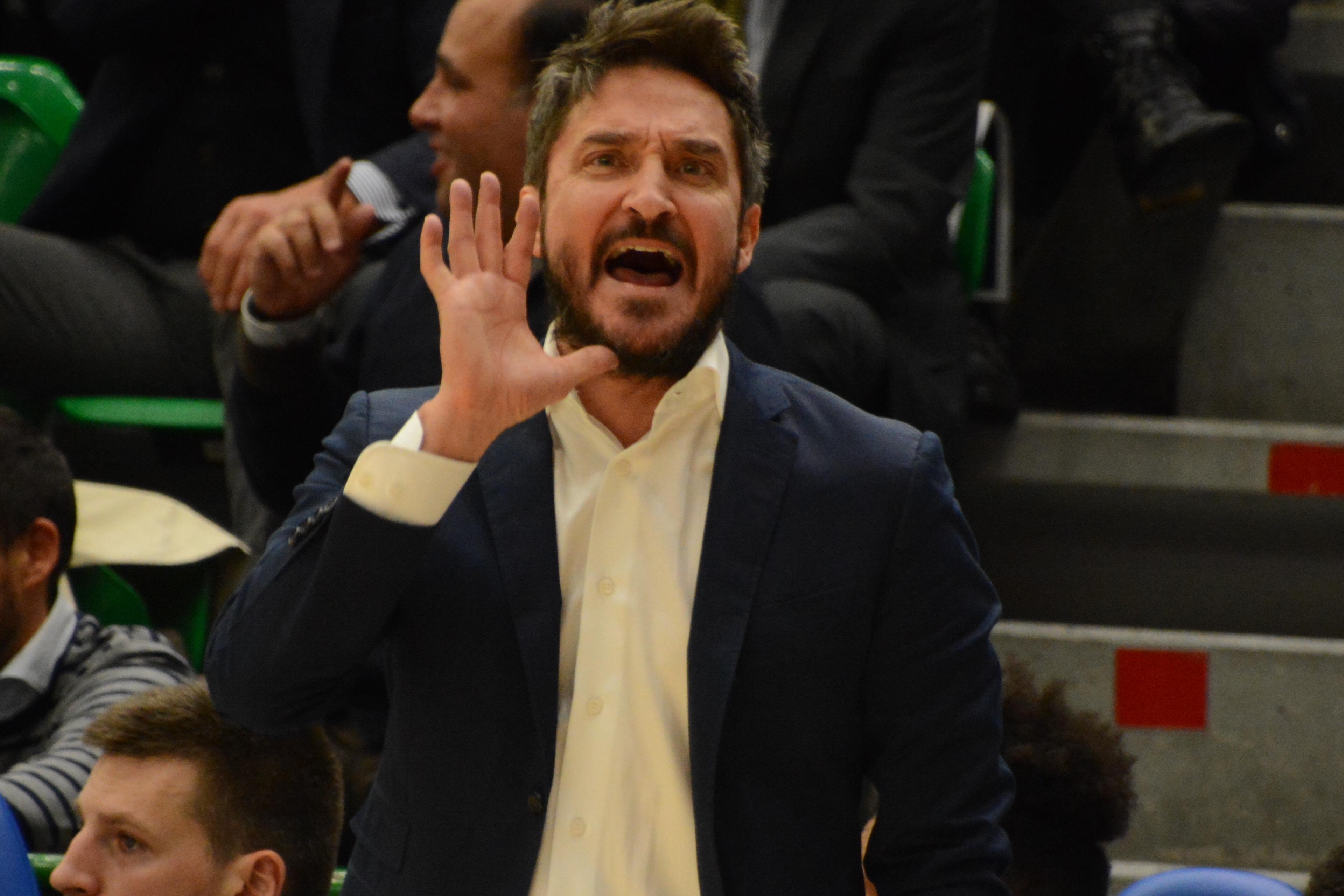 Coach Gianmarco Pozzecco (foto mauro chessa)