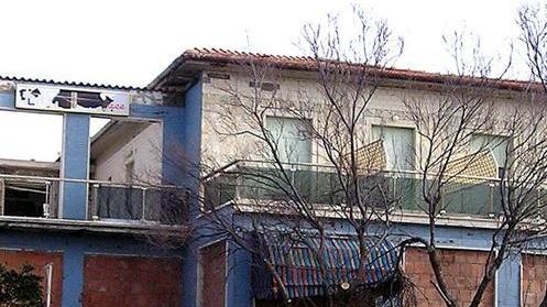 Dormono nell’ex pensione: denunciati tre senzatetto