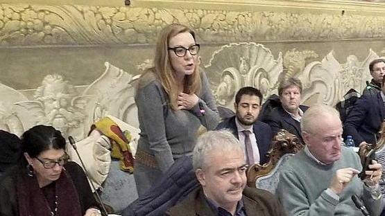 Altolà delle minoranze alle scuole statalizzate