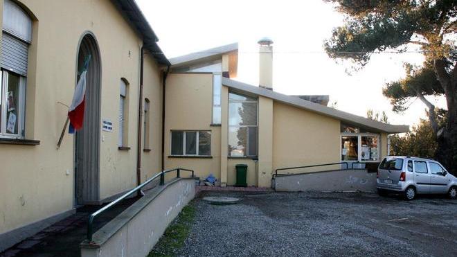 Scuola, commissione d’urgenza in Comune per il caso-amianto