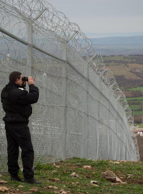 “Politicamente scorretto” Lucarelli e i muri invisibili «Dobbiamo fare i conti con paure e pregiudizi»