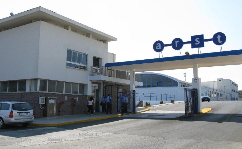 Arst, la paura di 60 precari «Stabilizzino prima noi» 